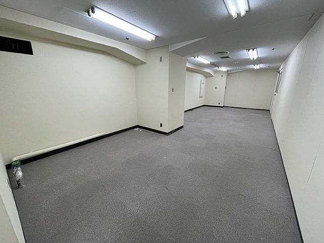 塚口駅南口すぐの大型複合商業施設！
2階店舗・事務所区画
契約面積約13.22坪・駅近の便利な立地