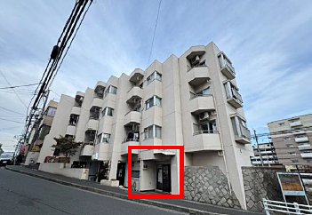 改装協力金100万円！
1階路面店舗（飲食店可能）！
飲食店居抜き！
能見台駅から徒歩2分の商業店舗が立ち並ぶ通り沿い！
