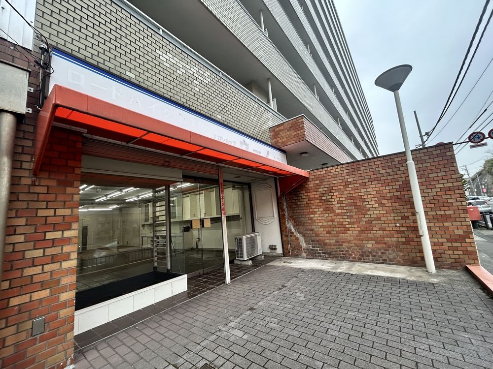 ◎【改装協力金100万】！【１階路面店舗】近隣住民の集客見込めます！【店舗専用駐車場利用可】！
◎当マンションの賃貸事例：買取専門店・英語教室・薬局・訪問介護・仏具店等